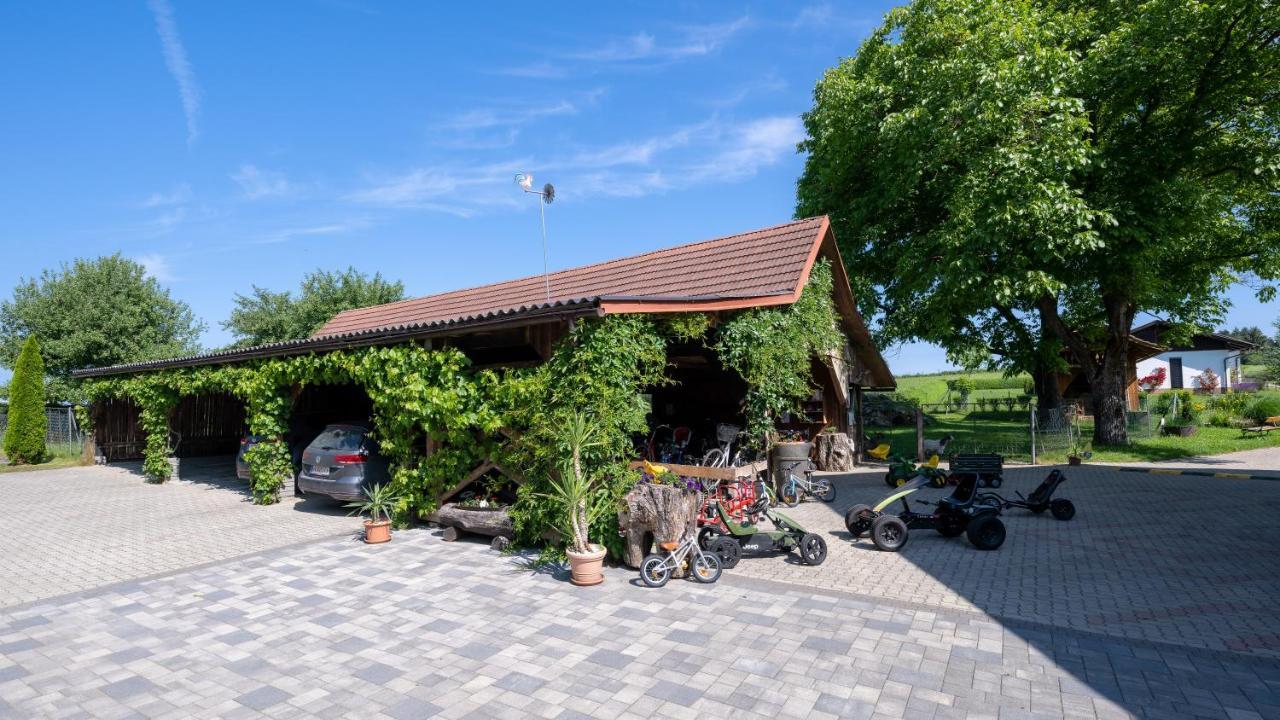 Erlebnisbauernhof Tschom Sankt Kanzian am Klopeiner See Exterior foto